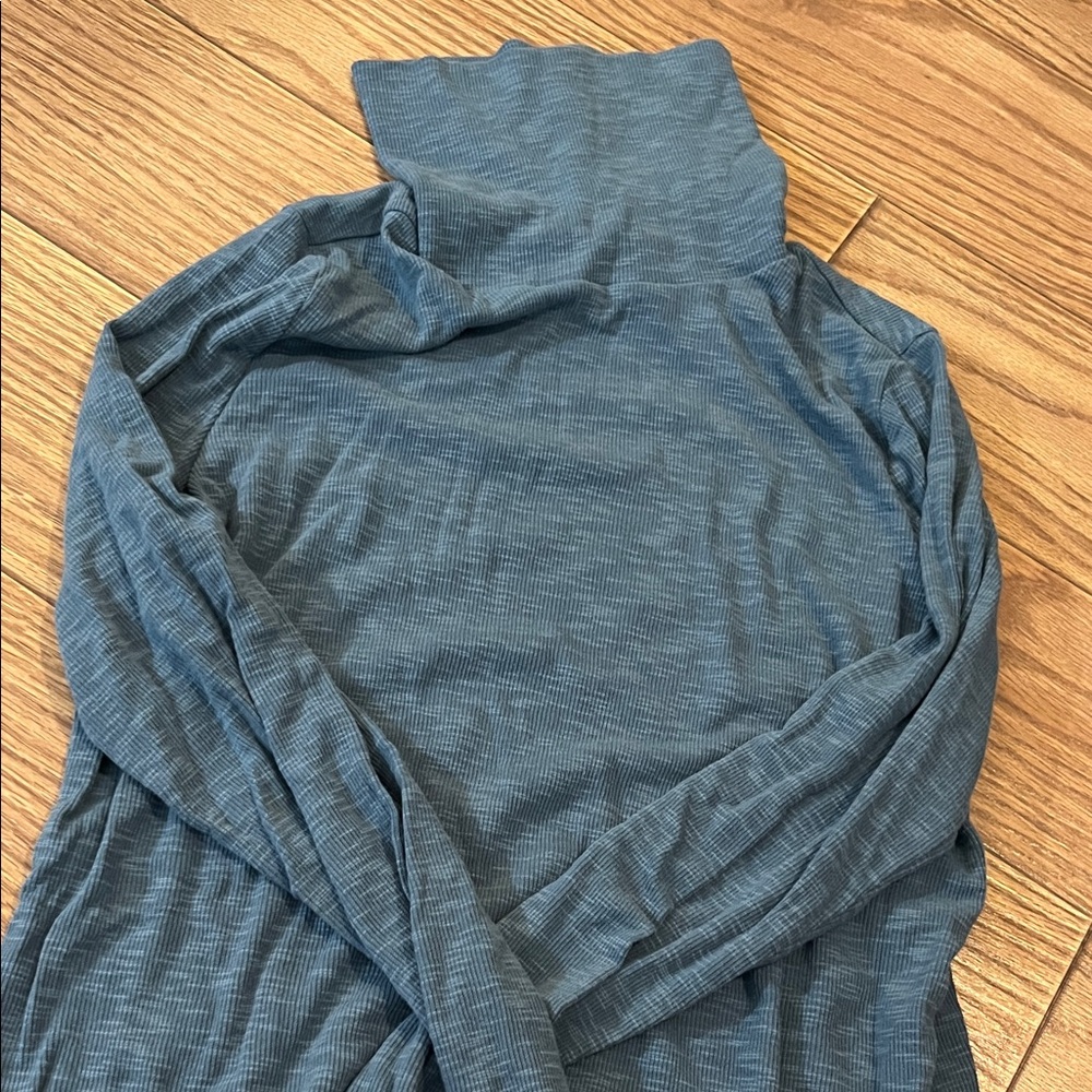GAP Ribbed Blue Turtleneck